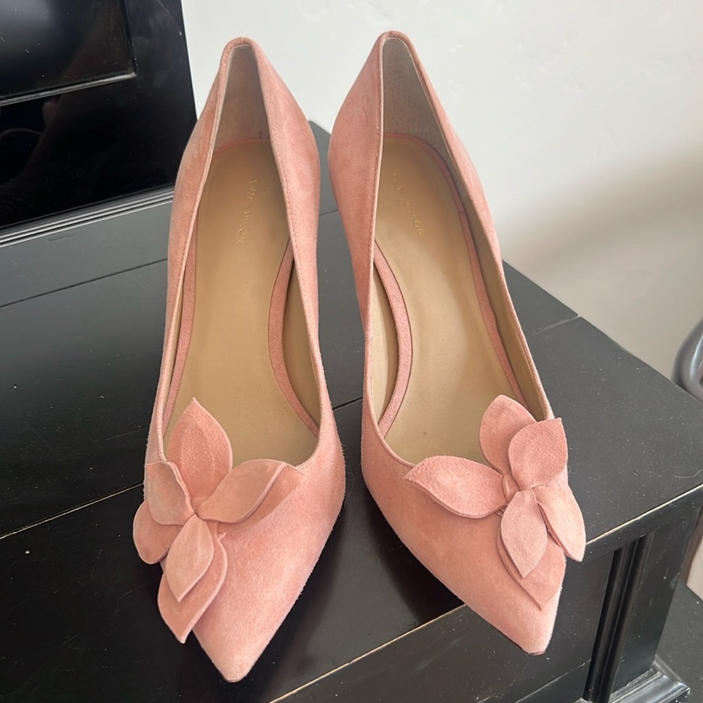 Ann Taylor pink 2.5 inch pumps